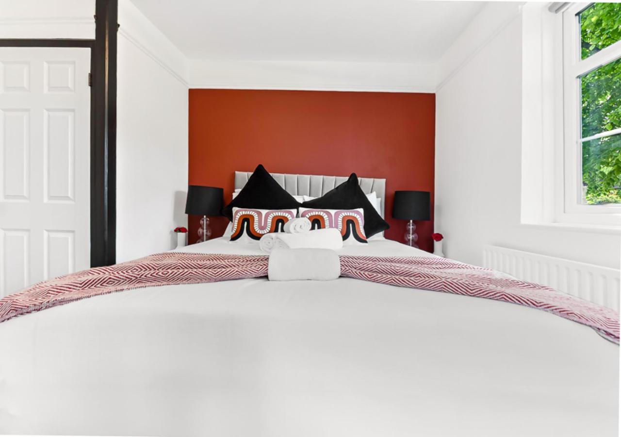 Radiant Serenity 2br Flat Sleeps 4 Warm Ambiance Apartament *