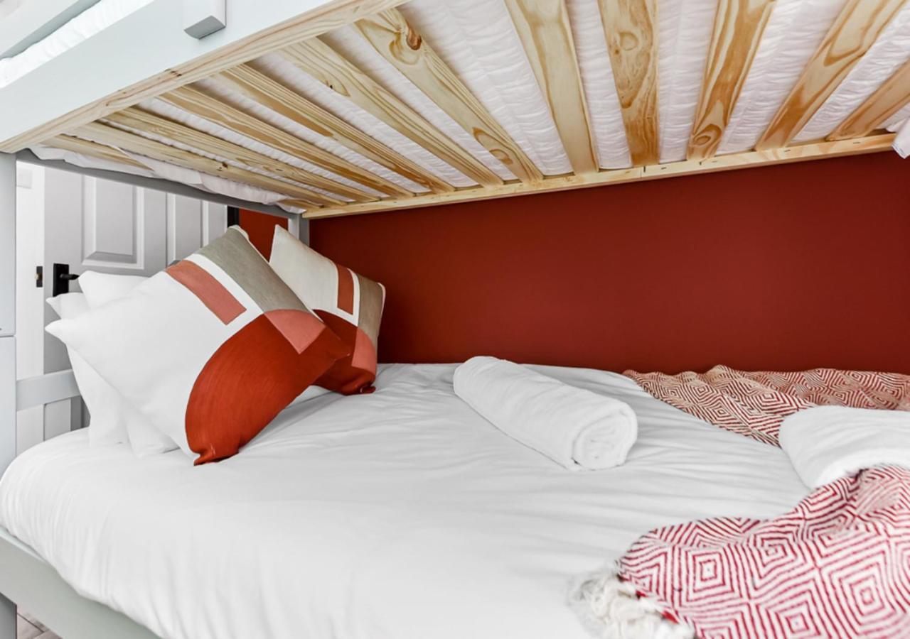 Apartament Radiant Serenity 2br Flat Sleeps 4 Warm Ambiance